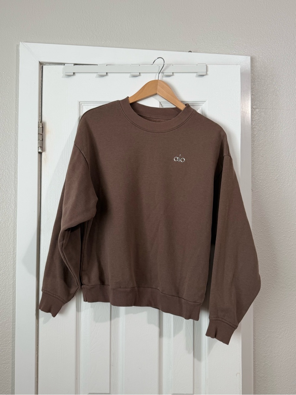 ALO Yoga Women's Brown Crewneck Sweatshirt